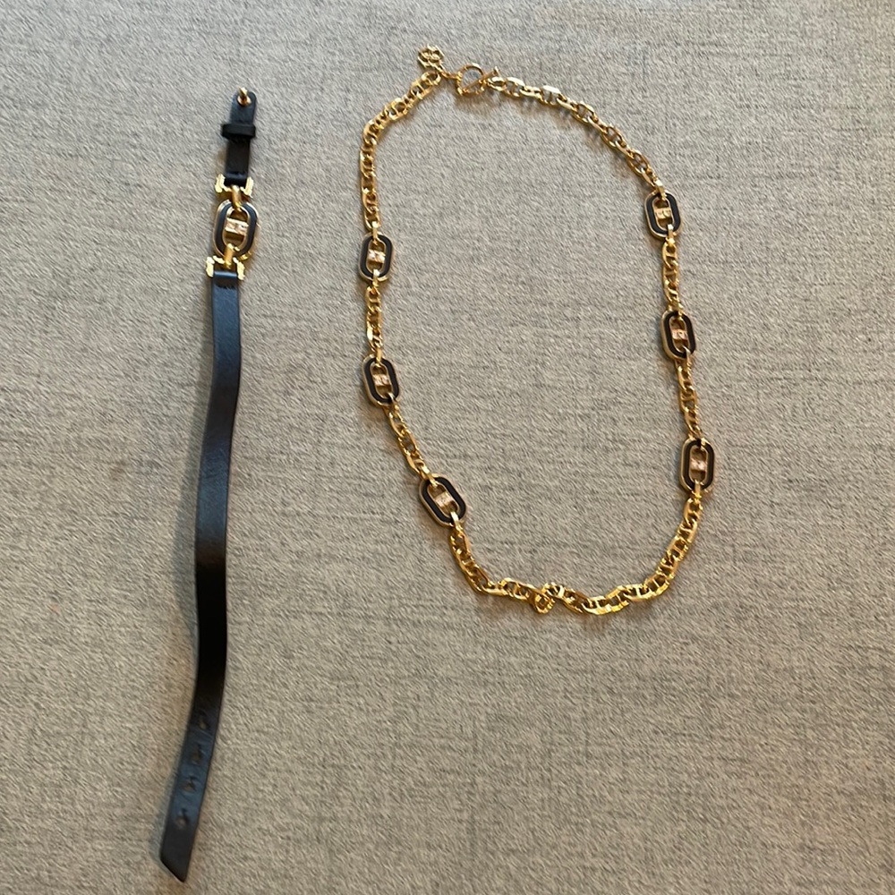 Necklace and bracelet set